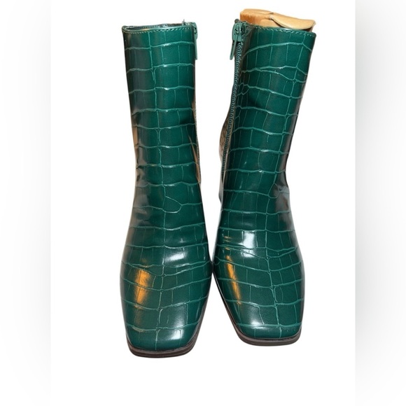 INC Dasha Crocodile Booties 5 M - Picture 4 of 8